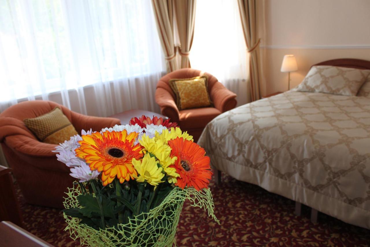 Spa Hotel Purkyne Karlovy Vary Ngoại thất bức ảnh